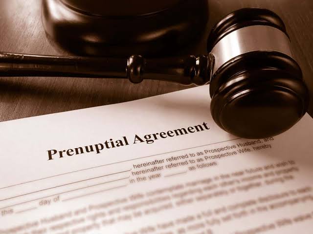 Engagement rings and prenuptial agreement